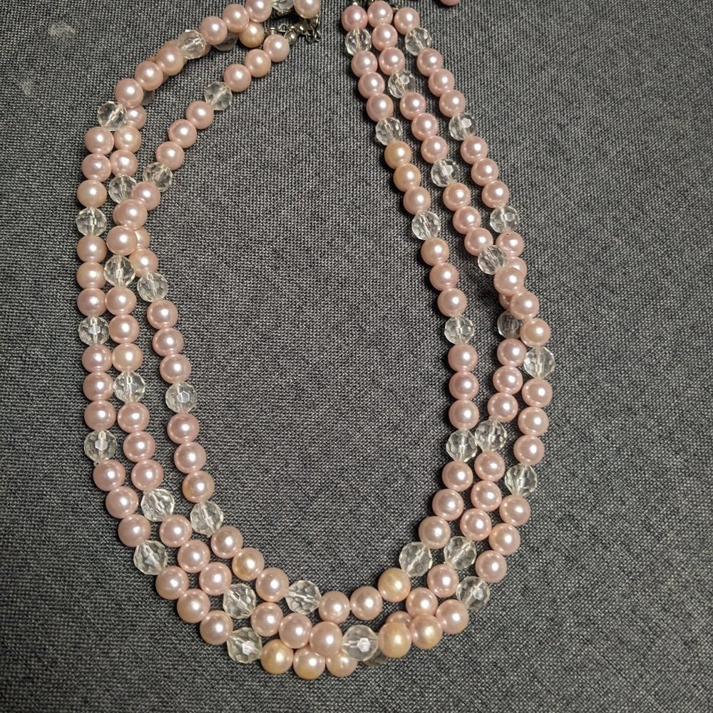 Costume Jewelry - Pink Pearl Necklace